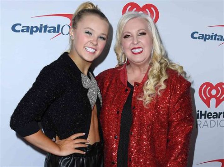 JoJo Siwa Bio, Age, Parents, Siblings, Boyfriend, Net Worth