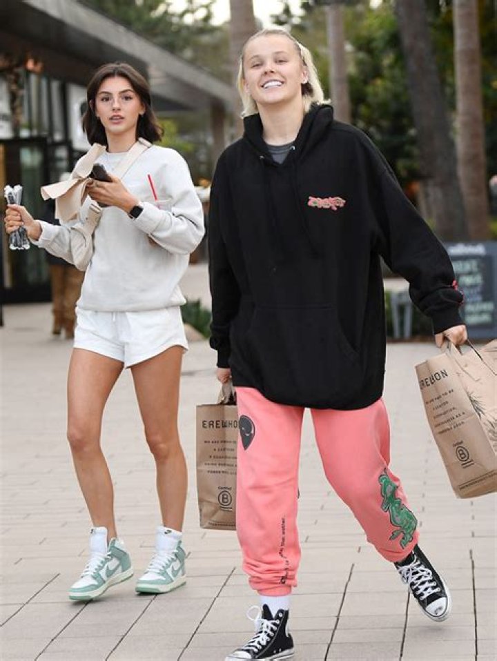JoJo Siwa Enjoys Lunch Date With TikTok Star Savannah Demers Photos