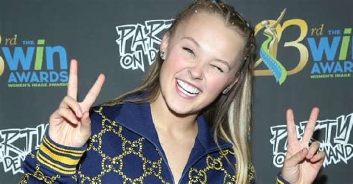 JoJo Siwa Was Criticized For Pretending To Be Pregnant, Here's The