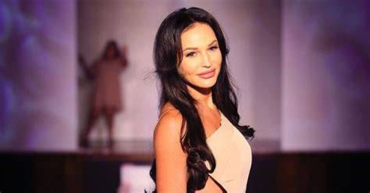 Jolene Blalock All Body Measurements Including Boobs, Waist, Hips and