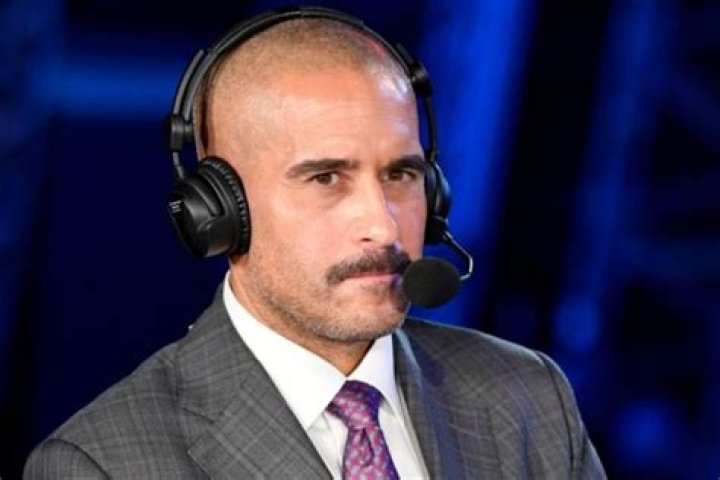 Jon Anik discusses state of women's featherweight division, greatness