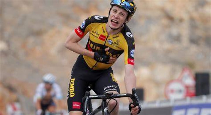 Jonas Vingegaard en Jebel Jais y Pogacar se afianza en el liderato del