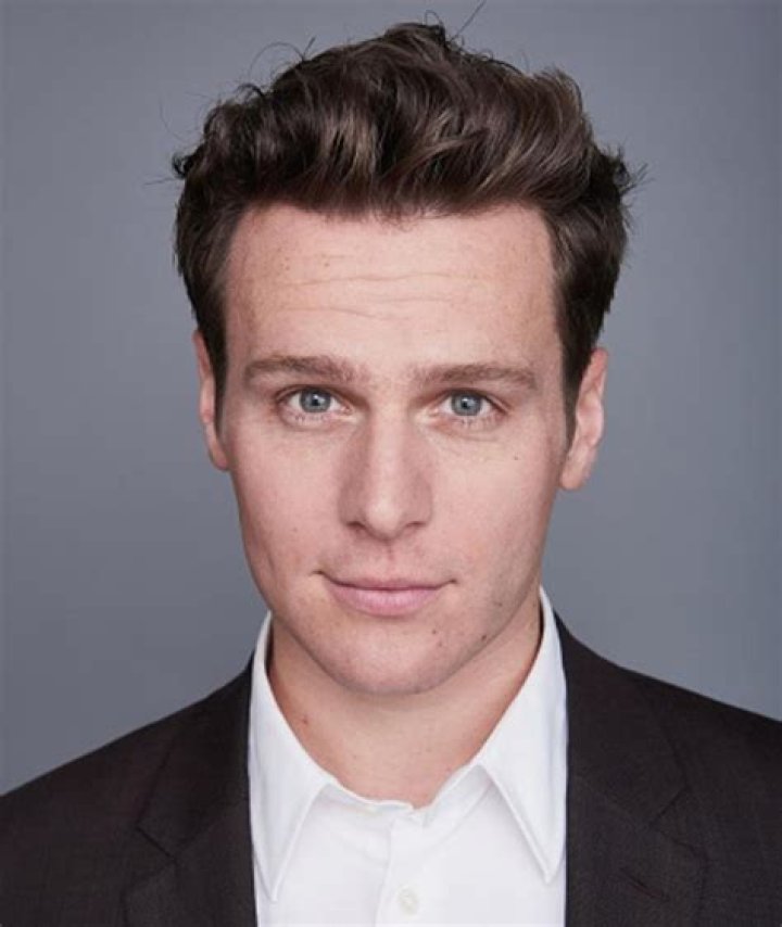 Jonathan Groff Bio, Wiki, Age, Partner, Wife, Glee, Mindhunter, Movies