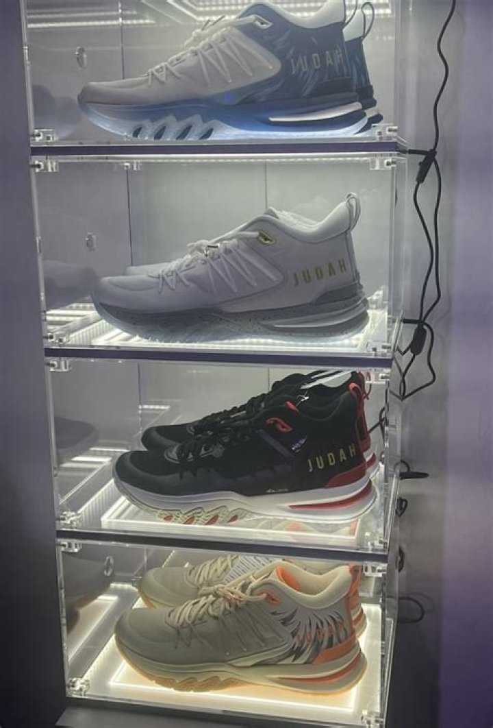 Jonathan Isaac New signature shoes from his brand Weareunitus r