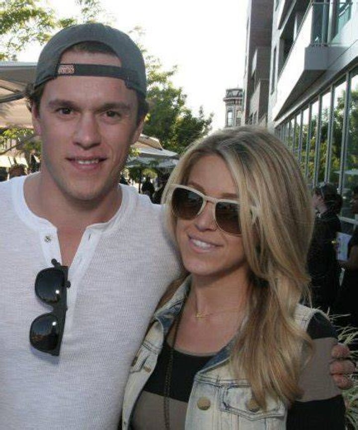 Jonathan Toews Girlfriend Lindsey Vecchione, Age, 2022, 2023, Does