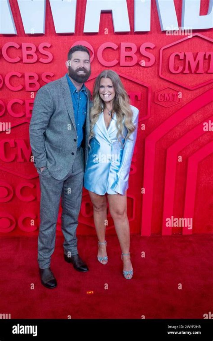 Jordan Davis and Wife Kristen Announce Baby No. 3 WKKY Country 104.7