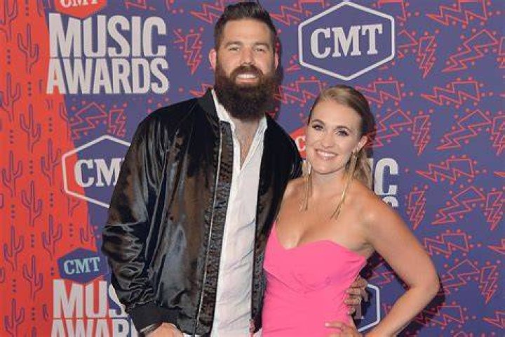 Jordan Davis Expecting Second Child With His Wife, Kristen