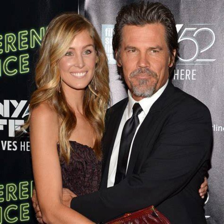 Josh Brolin Announces Wife Kathryn Boyd Is Pregnant With Couple's First