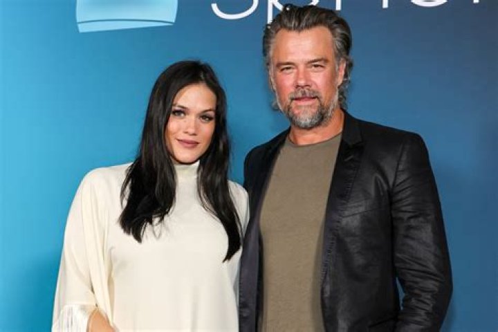 Josh Duhamel 2024 Wife, net worth, tattoos, smoking & body facts Taddlr