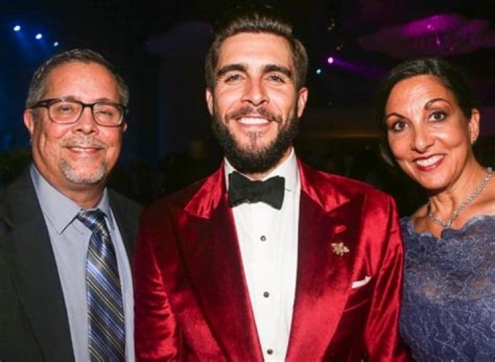 Josh Segarra Wiki & Bio Everipedia
