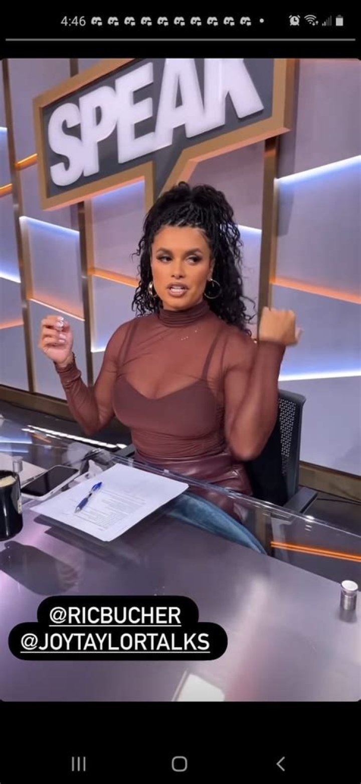 Joy Taylor FS1 showing some toe. Scrolller