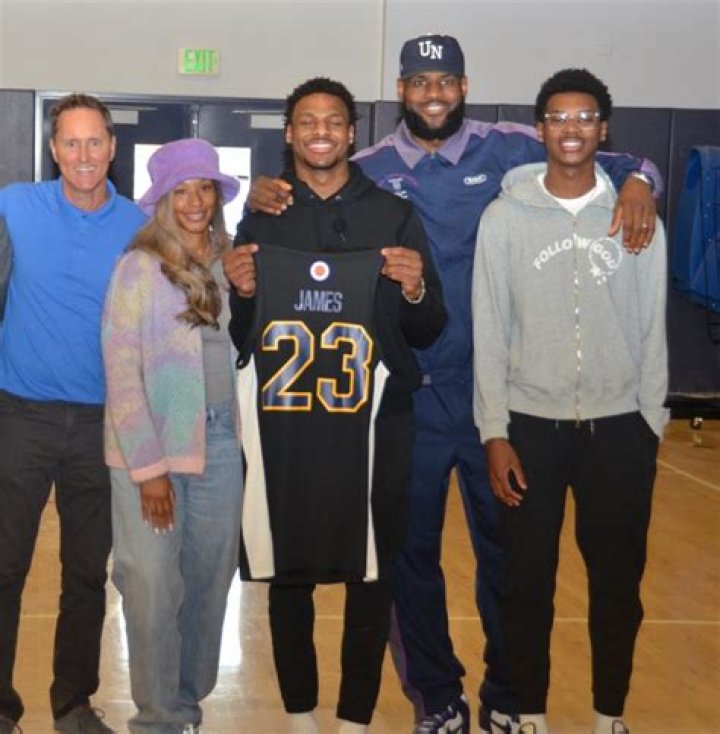 JUJU WATKINS VISITED BRONNY AND KING JAMES AT THEIR HOUSE YouTube