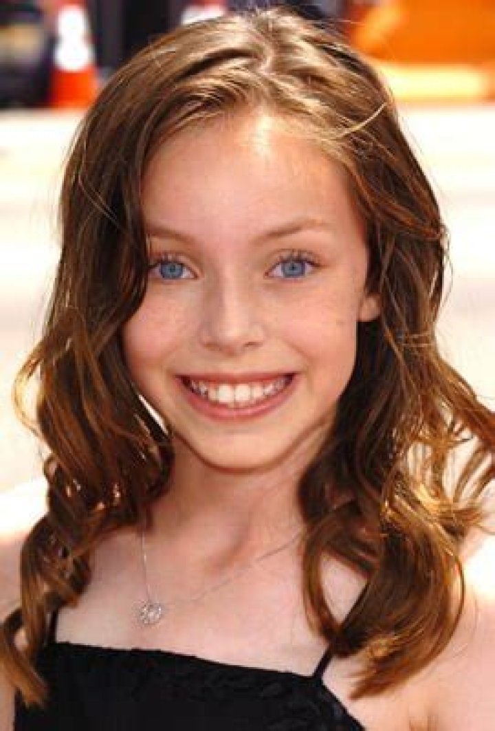 Julia Winter Wiki Young, Photos, Ethnicity & Gay or Straight
