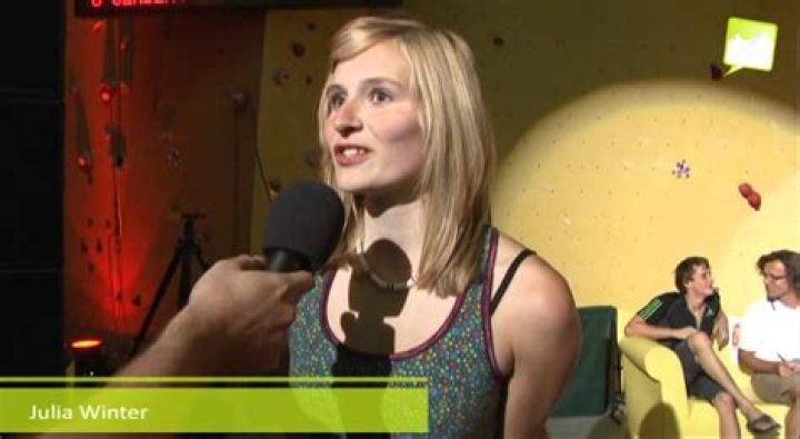 Julia Winter YouTube