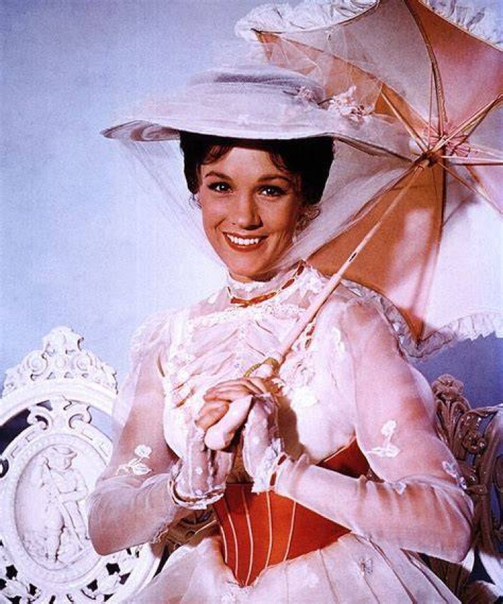 Julie Andrews Reveals She's Still "Dealing" With the Death of Her