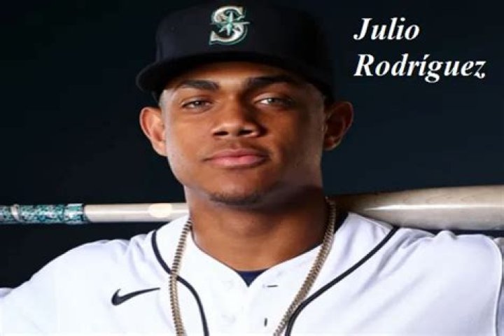 Julio Rodriguez Bio, Net Worth, Salary, Age, Height, Facts, Career