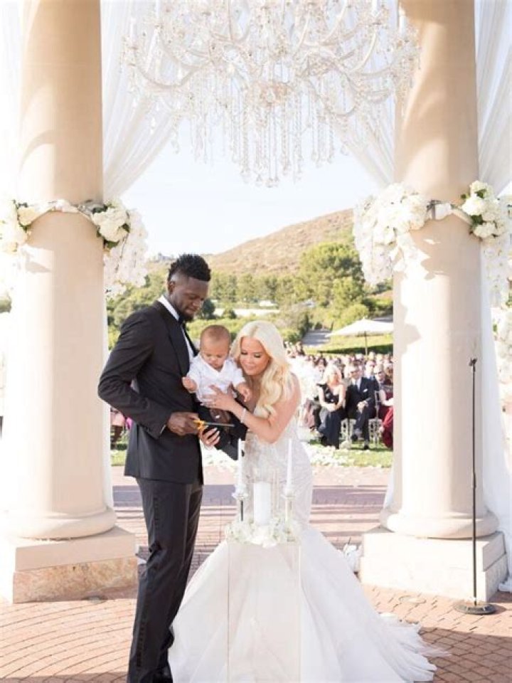 Julius Randle kissing Wife Kendra Randle Julius Randle kissing Wife Kendra Randle