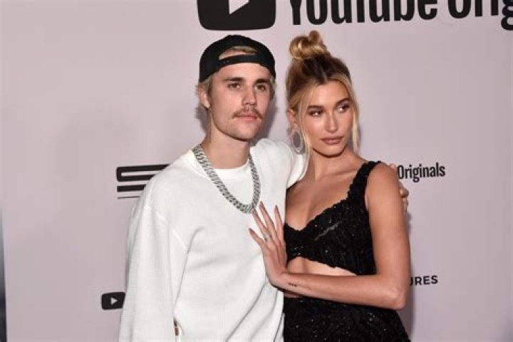 Justin Bieber explains his crying paparazzi photos in…