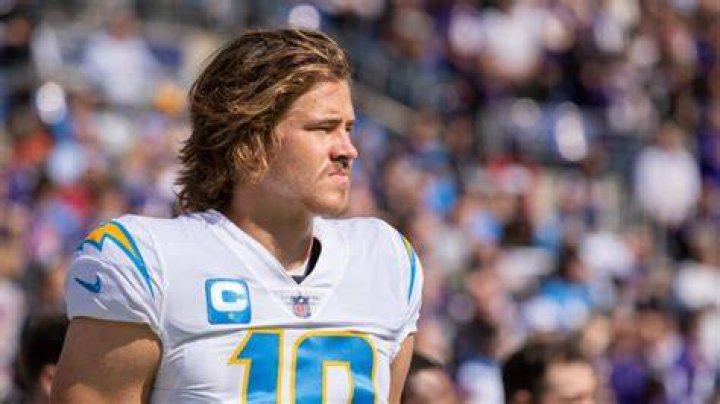 Justin Herbert Bio, NFL & Girlfriend [2023 Update] Players Bio