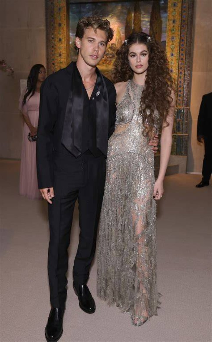 Kaia Gerber e Austin Butler partem juntos para viagem de f&eacute;rias E