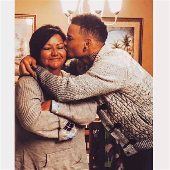 Kane Brown Parents: The Truth About His Family and Love Life