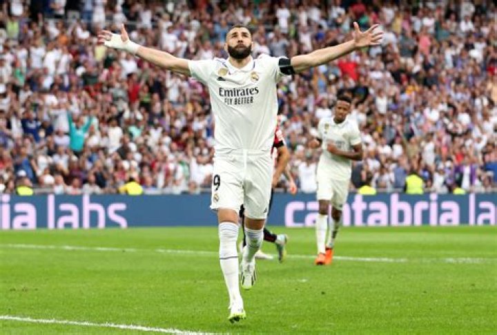 Who is Karim Benzema's brother Farid Benzema? 1 karim benzema real madrid