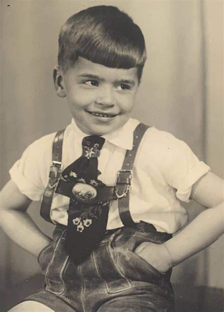 Karl Lagerfeld Biography Facts, Childhood, Family Life & Achievements