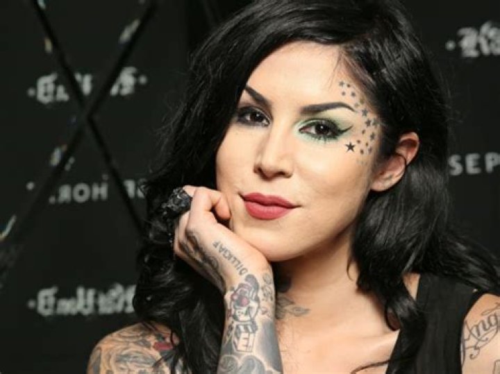 Kat Von D mener influencere har skylden for at hun forlot eget