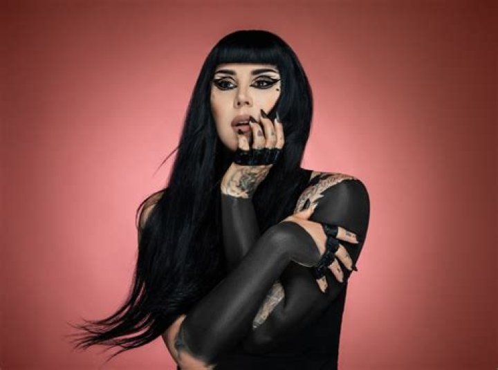 Kat Von D Unleashes Cathartic New Music Video for “Fear You” mxdwn Music