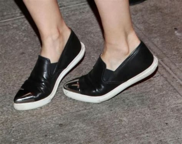 Kate Mara Changes from Strappy Sandals to Comfy Sneakers for MET Gala