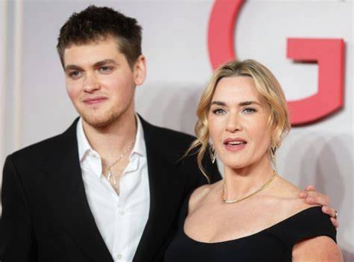 Kate Winslet et son fils Joe, avec un ami, &agrave; New York. Novembre 2010