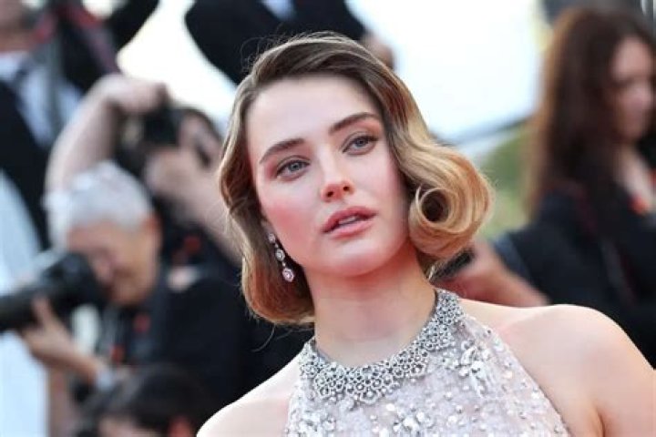 Katherine Langford Age, Boyfriend, Height, Weight, Ethnicity