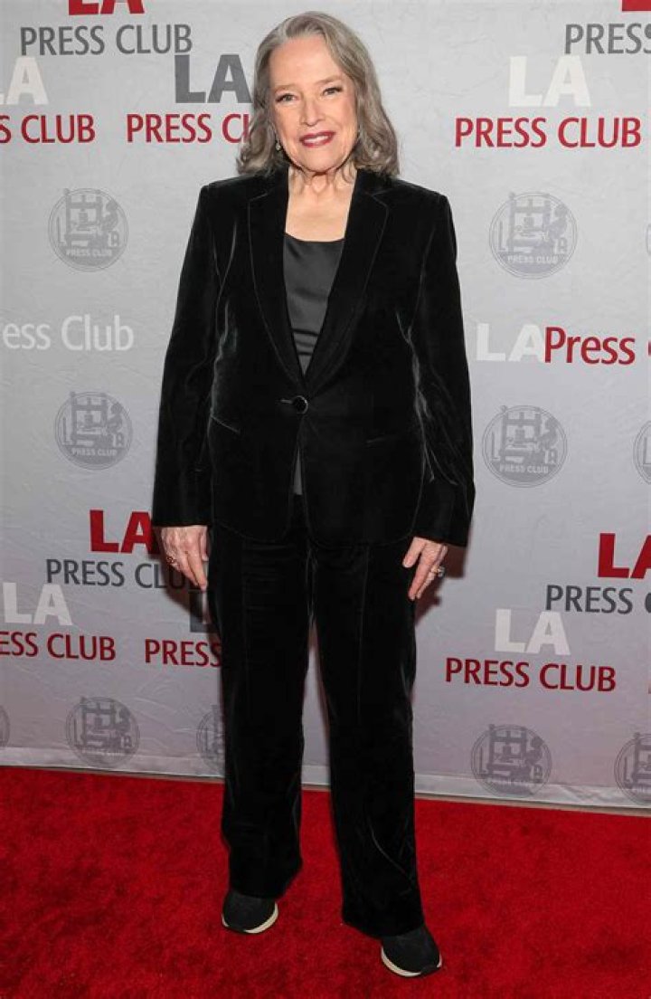 Kathy Bates Bio, Wiki, Age, Husband, Children, Net Worth, Health
