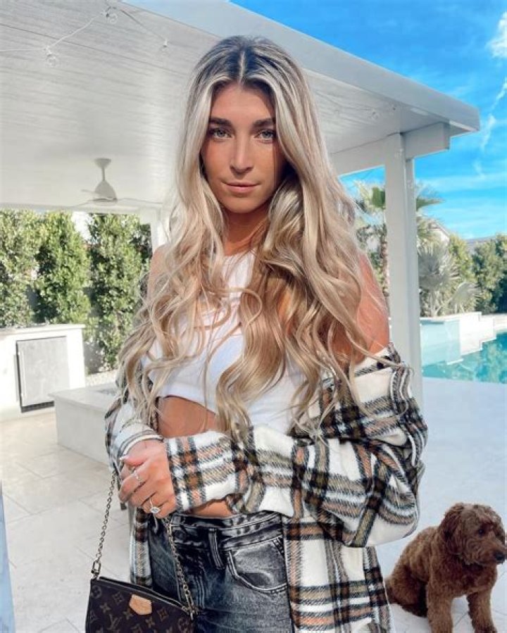 Katie Brueckner YouTuber Biography, Wiki, Age, Height, Net Worth