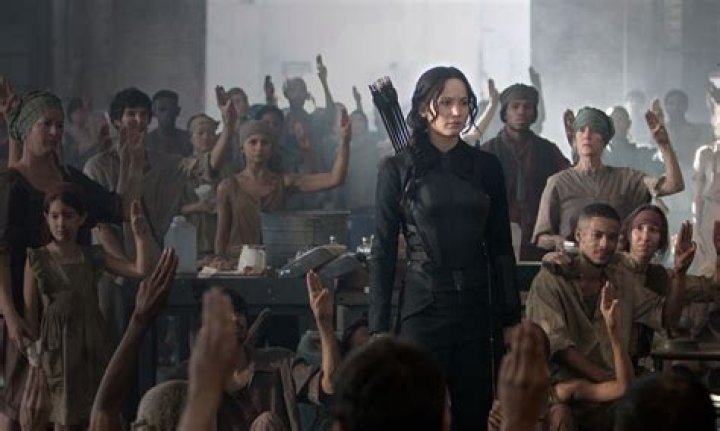 Katniss at the District 8 hospital. Mockingjay, Jogos vorazes