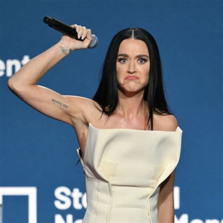 Katy Perry's Height, Weight, Measurements, Bio & More
