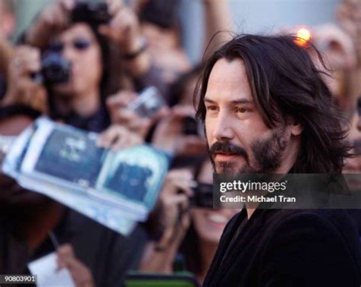 Keanu Reeves Arrives to the 2020 Oscars With His Mother by His Side