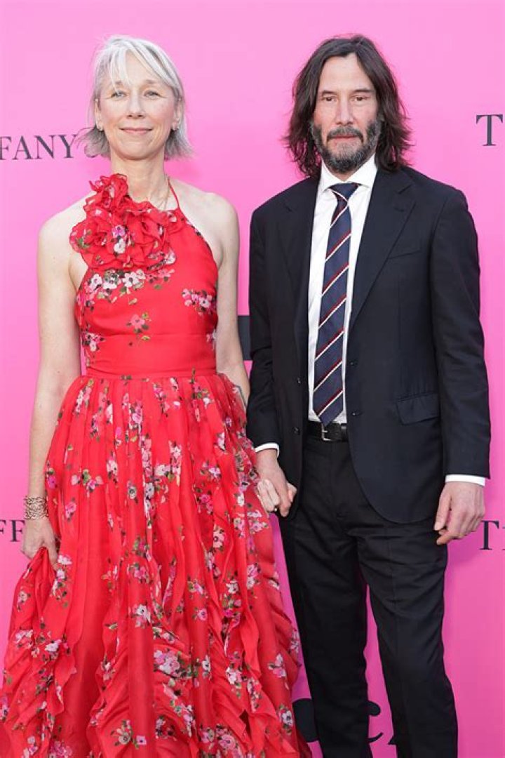 Keanu Reeves dating 2023 profile