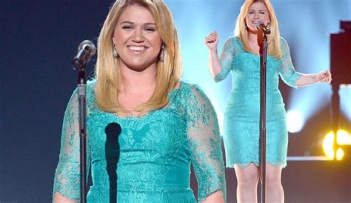 Kelly Clarkson weight, height and age. We know it all!