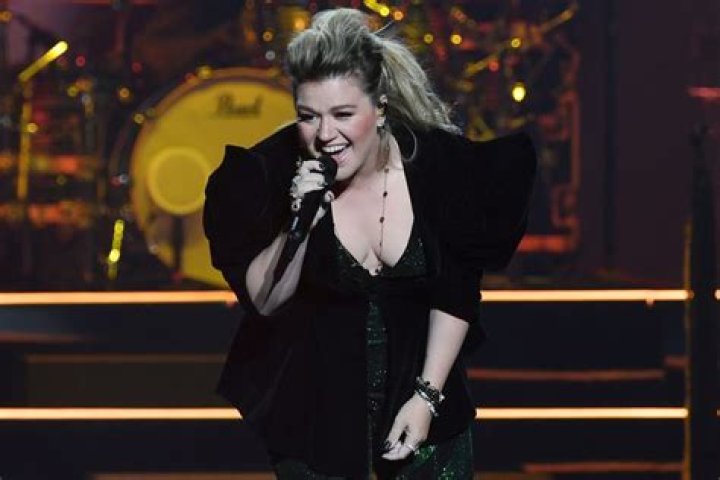 Kelly Clarkson&rsquo;s Height, Weight, Dating History, Body Measurements, Net