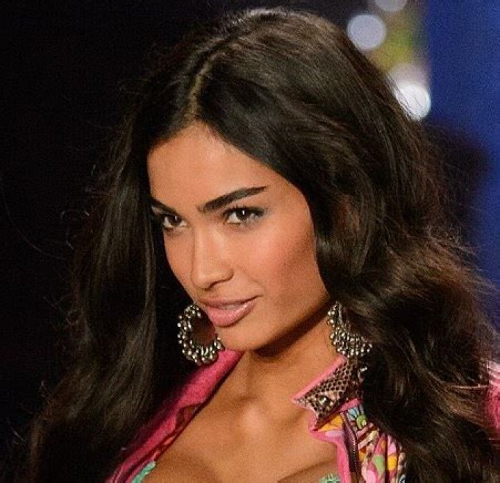 Kelly Gale Bio, Age, Height, Wiki Models Biography