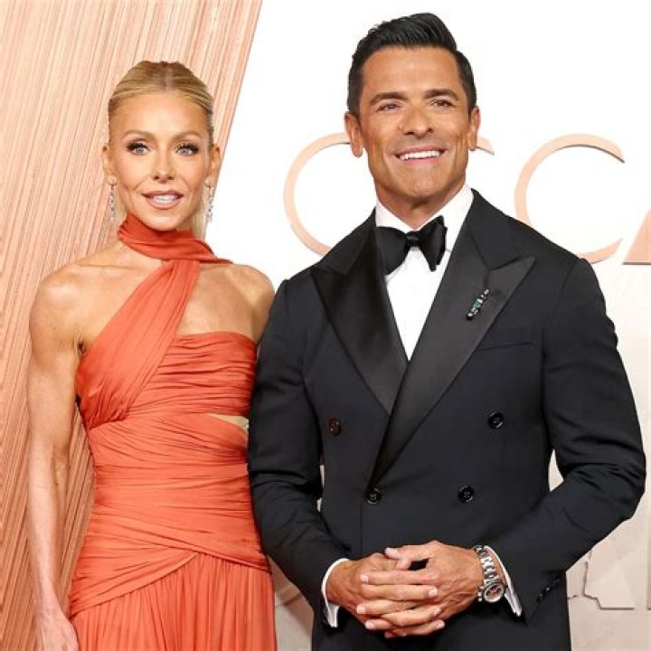Kelly Ripa's Dad Just Inducted Her Into the New Jersey Hall of Fame