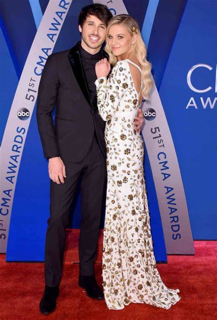 Kelsea Ballerini Marries Evans See Their Wedding Photo