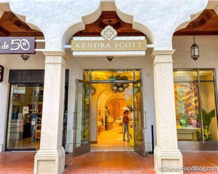 Kendra Scott’s New Men’s Line Is Inspired by Family, CEO Tom Nolan Says