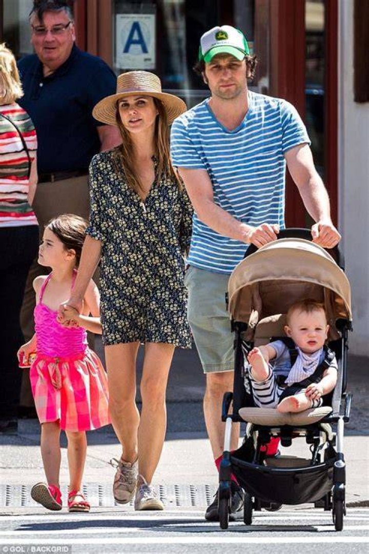 Keri Russell Steps Out with Kids After Shane Deary Split News Photo