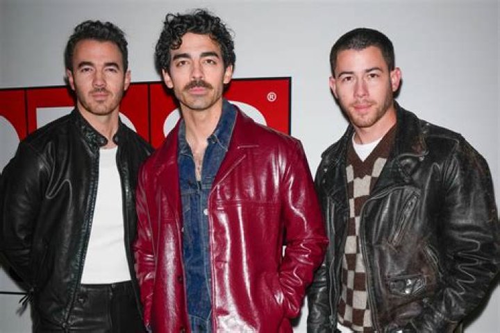 Kevin Jonas Picture 89 The MTV EMA's 2012 Arrivals
