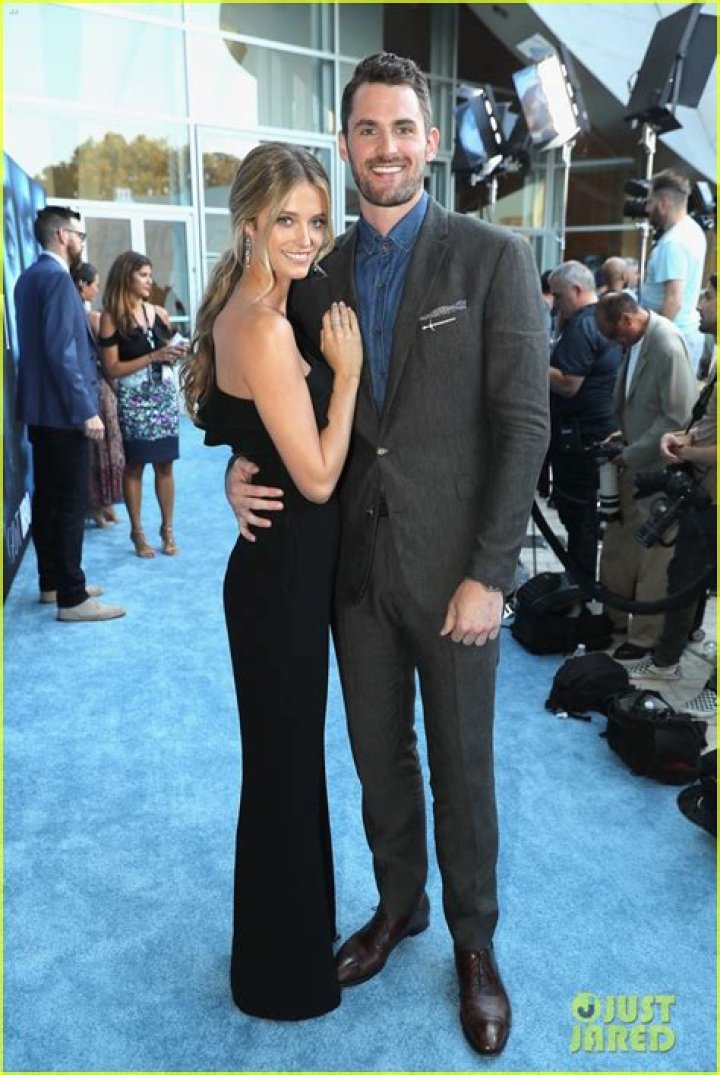 Kevin Love marries Kate Bock in New York City wedding