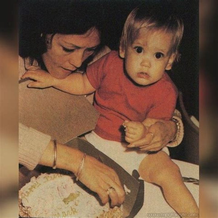 Kids Turned Parents! See MarkPaul Gosselaar, Tiffani Thiessen & More