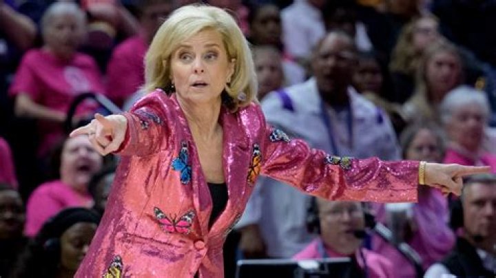 Kim Mulkey on NCAA tourney outfits 'I do not go pick these things out'
