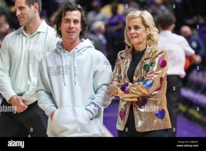 Kim Mulkey Parents Mother Les And Father Dru Mulkey Sister
